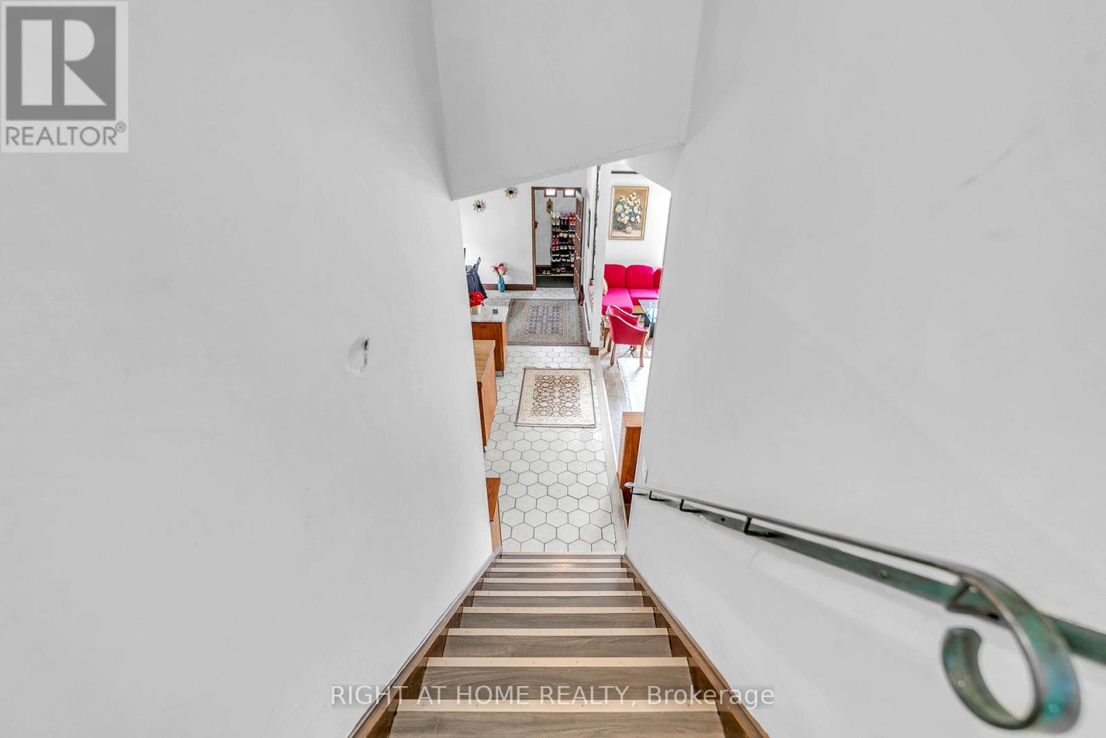 1015 Davis Drive, Newmarket (Huron Heights-Leslie Valley), Ontario  L3Y 2R8 - Photo 31 - N12472643