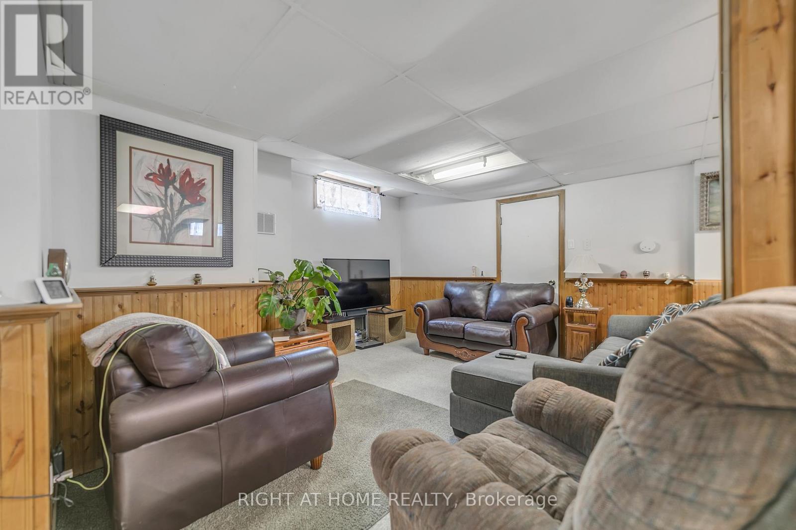 1015 Davis Drive, Newmarket (Huron Heights-Leslie Valley), Ontario  L3Y 2R8 - Photo 36 - N12472643