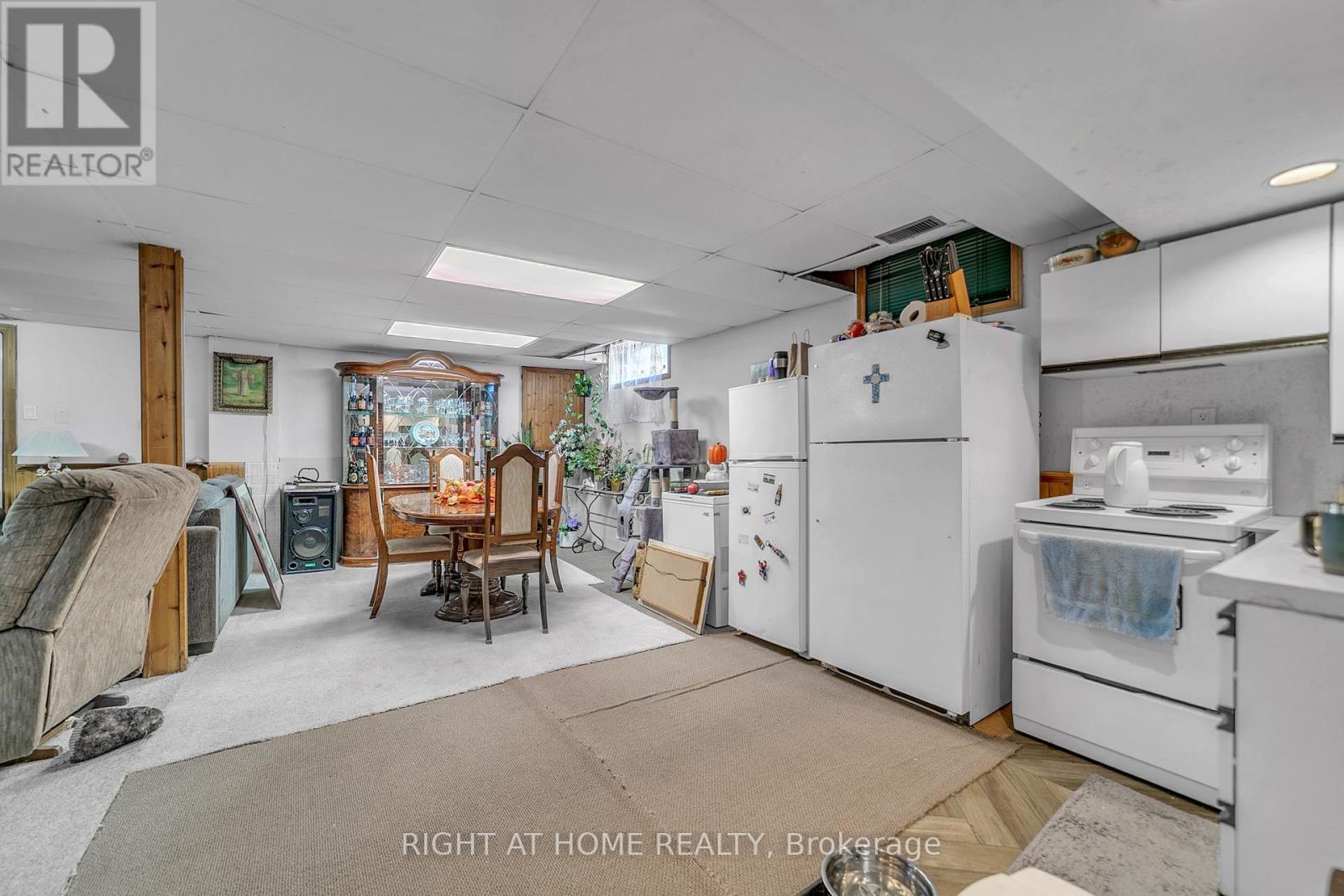 1015 Davis Drive, Newmarket (Huron Heights-Leslie Valley), Ontario  L3Y 2R8 - Photo 38 - N12472643