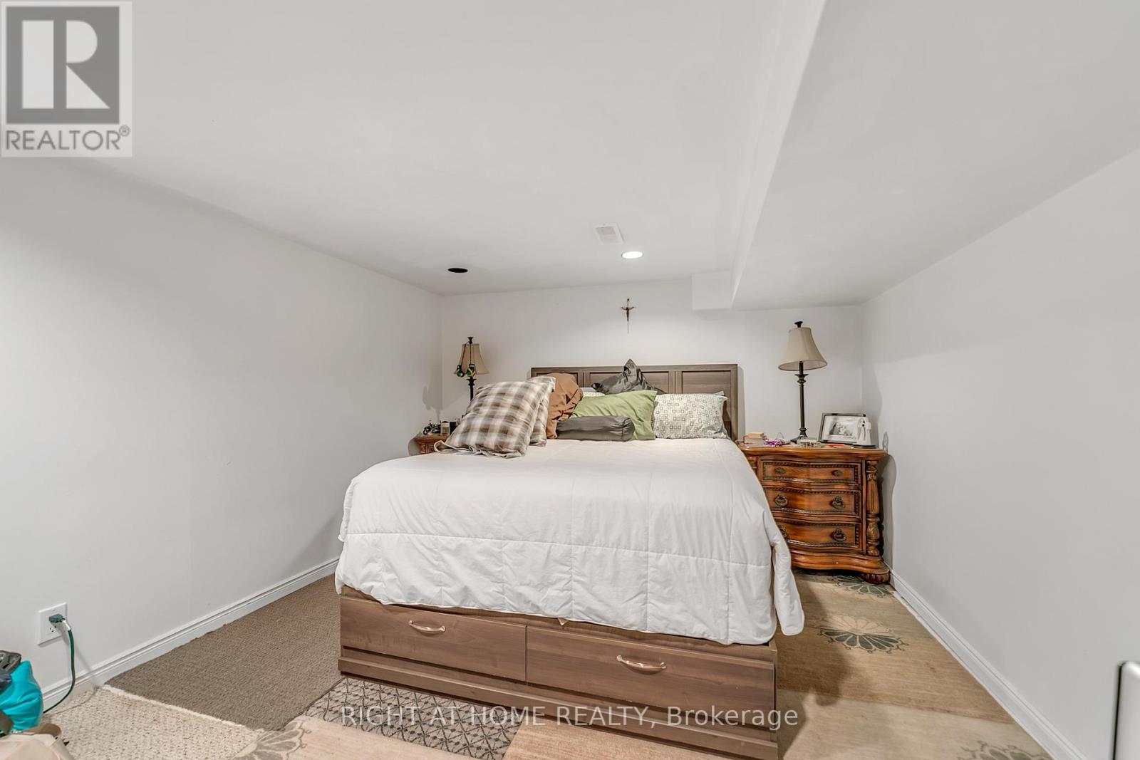 1015 Davis Drive, Newmarket (Huron Heights-Leslie Valley), Ontario  L3Y 2R8 - Photo 41 - N12472643