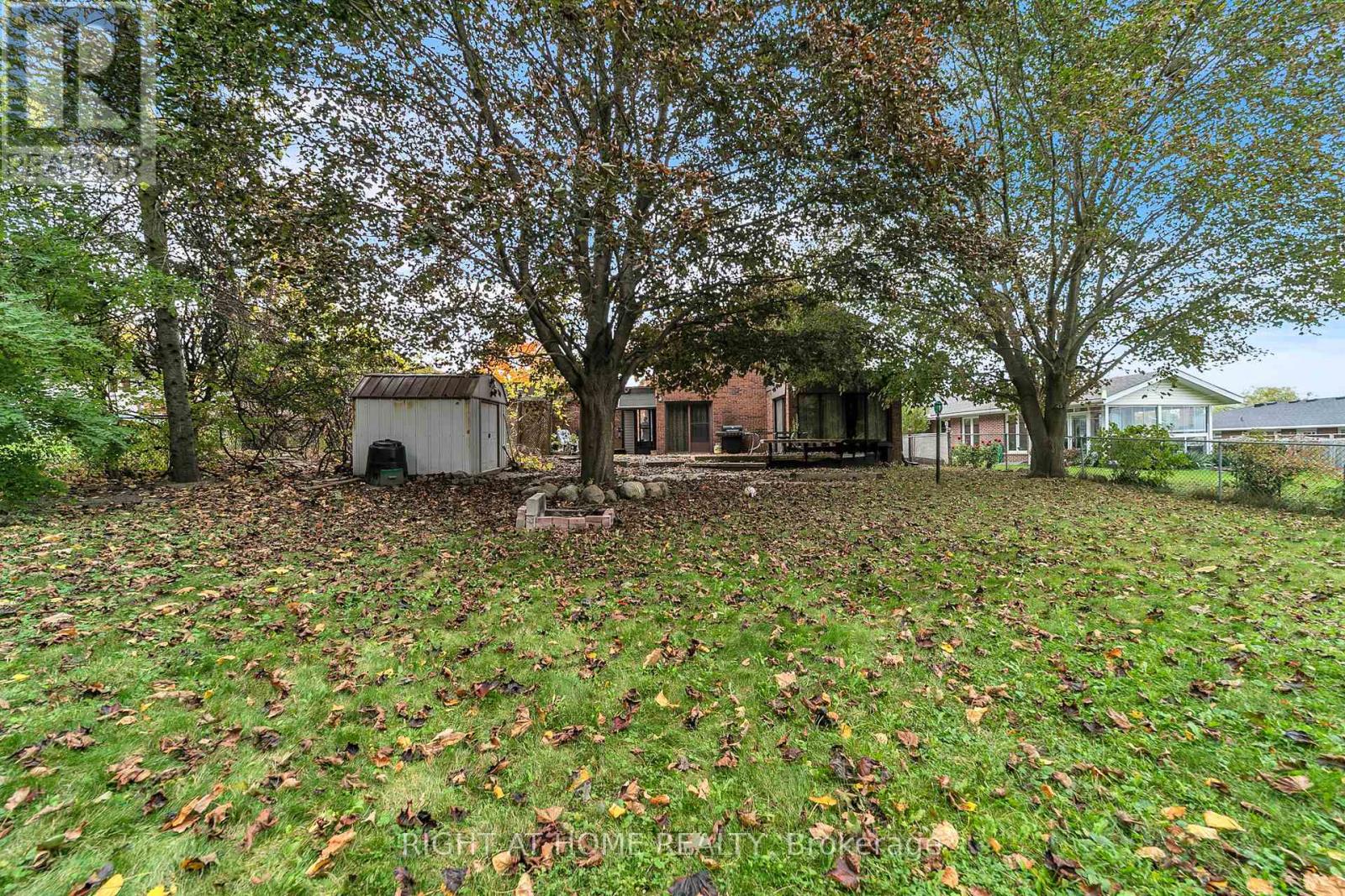 1015 Davis Drive, Newmarket (Huron Heights-Leslie Valley), Ontario  L3Y 2R8 - Photo 49 - N12472643
