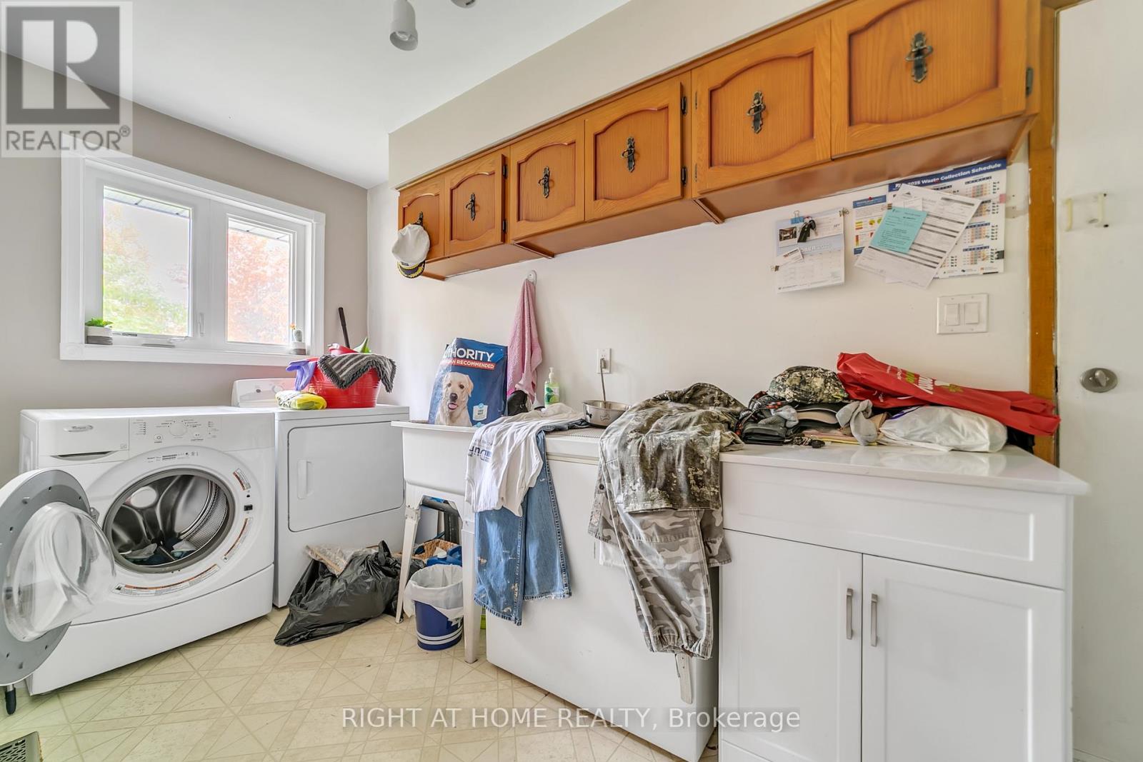 1025 Davis Drive, Newmarket (Huron Heights-Leslie Valley), Ontario  L3Y 2R8 - Photo 13 - N12472645