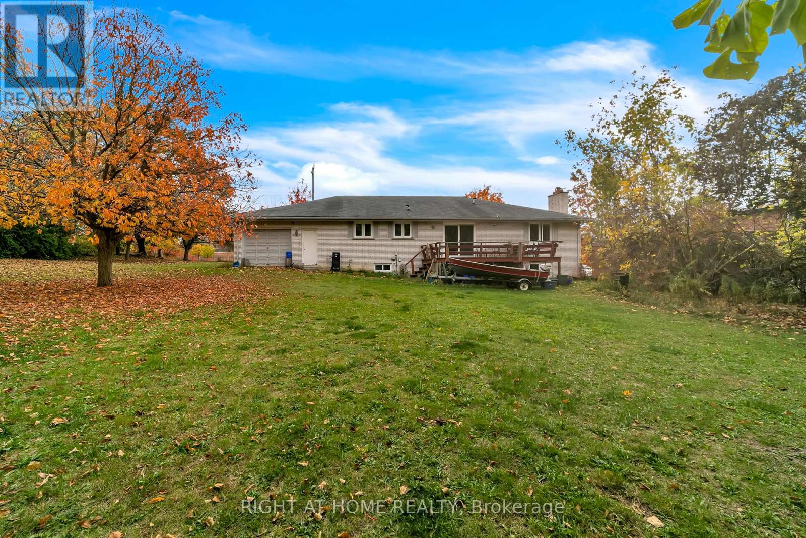 1025 Davis Drive, Newmarket (Huron Heights-Leslie Valley), Ontario  L3Y 2R8 - Photo 33 - N12472645