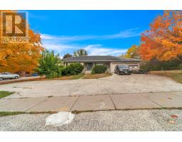 1025 DAVIS DRIVE, Newmarket, Ontario