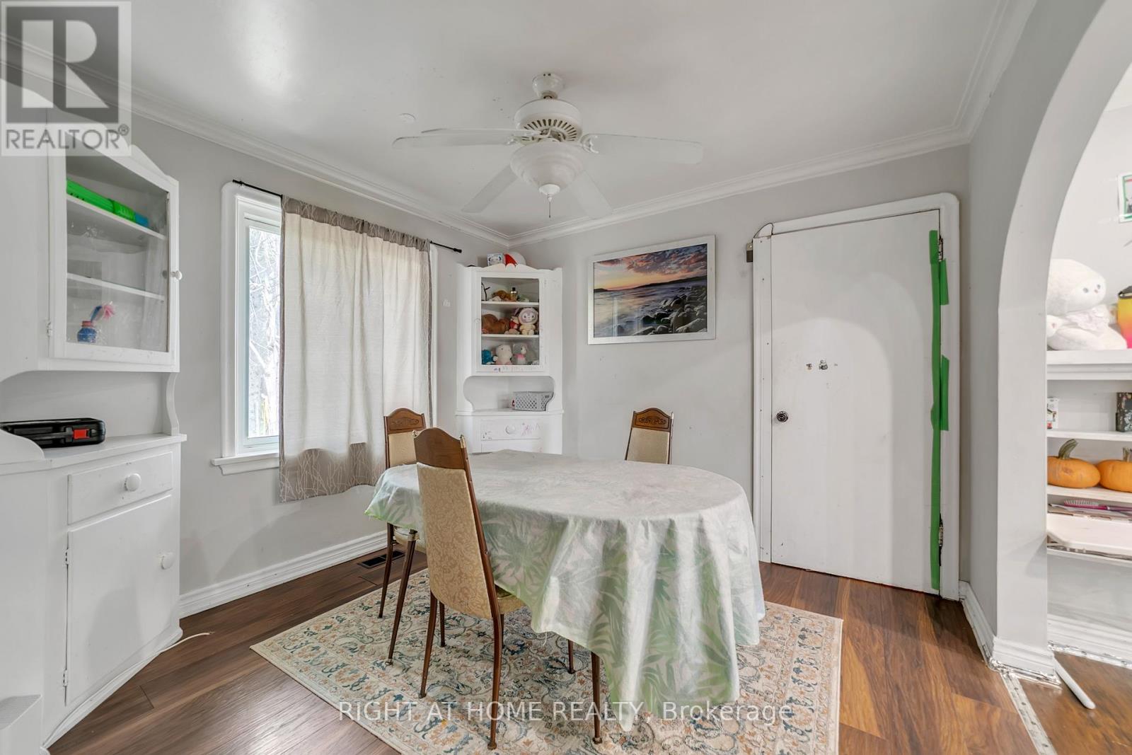 1029 Davis Drive, Newmarket (Huron Heights-Leslie Valley), Ontario  L3Y 2R8 - Photo 10 - N12472646