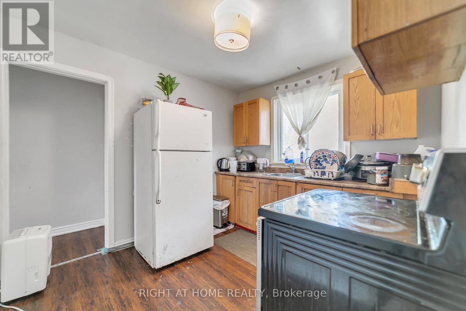 1029 Davis Drive, Newmarket (Huron Heights-Leslie Valley), Ontario  L3Y 2R8 - Photo 11 - N12472646