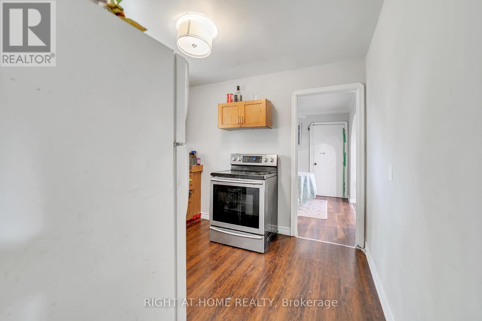 1029 Davis Drive, Newmarket (Huron Heights-Leslie Valley), Ontario  L3Y 2R8 - Photo 12 - N12472646