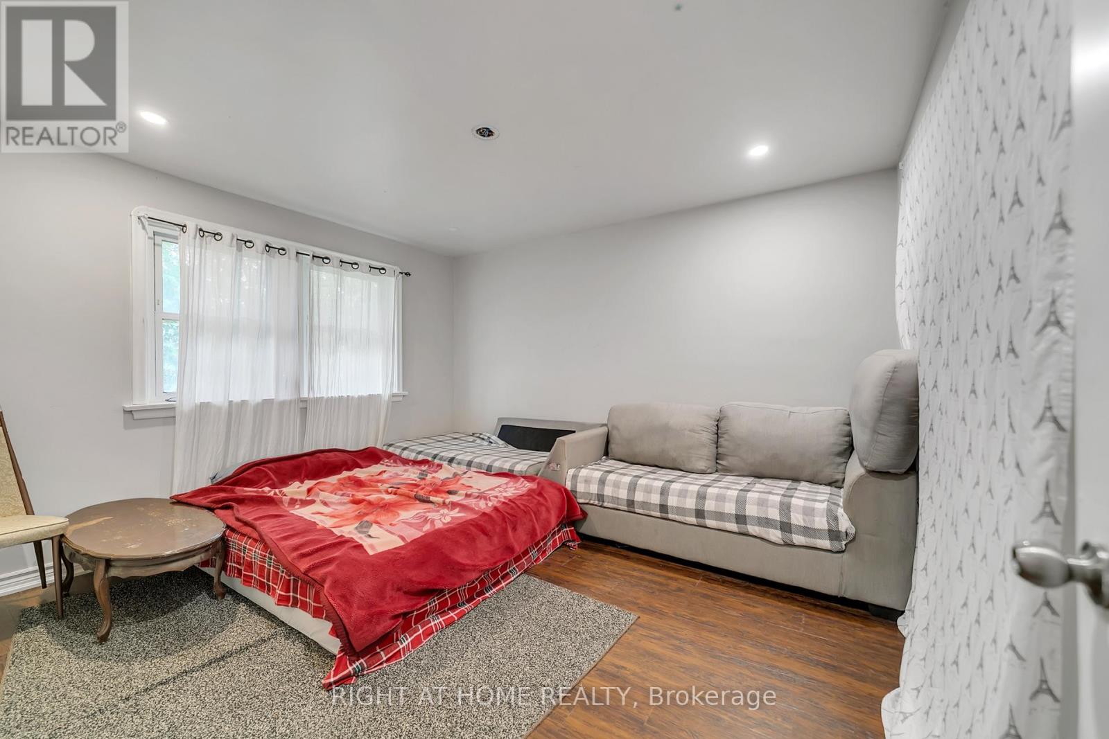 1029 Davis Drive, Newmarket (Huron Heights-Leslie Valley), Ontario  L3Y 2R8 - Photo 15 - N12472646