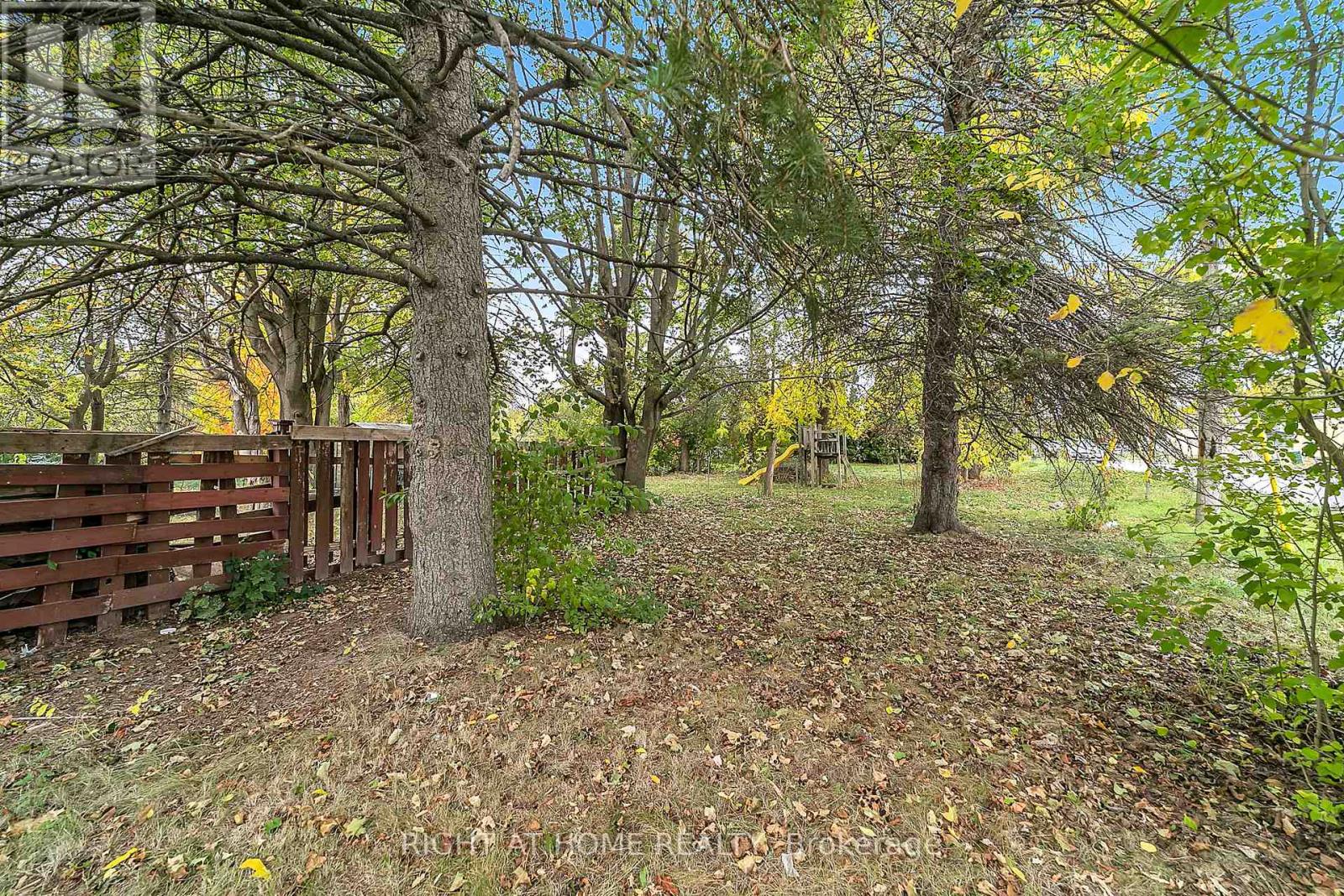 1029 Davis Drive, Newmarket (Huron Heights-Leslie Valley), Ontario  L3Y 2R8 - Photo 18 - N12472646