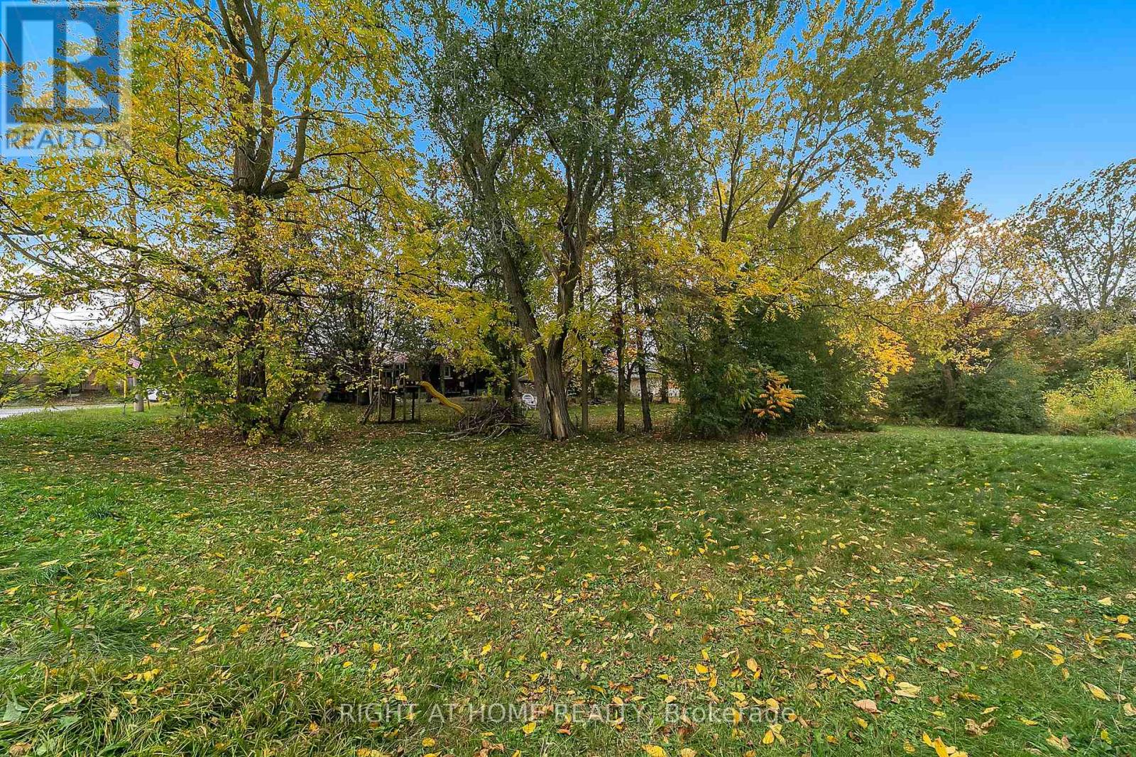 1029 Davis Drive, Newmarket (Huron Heights-Leslie Valley), Ontario  L3Y 2R8 - Photo 20 - N12472646