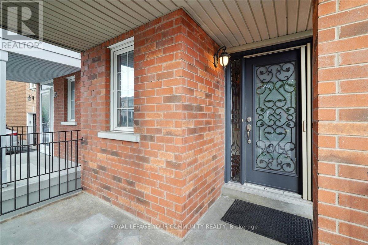 35 Timberview Drive, Vaughan (Patterson), Ontario  L4J 8M2 - Photo 4 - N12472675