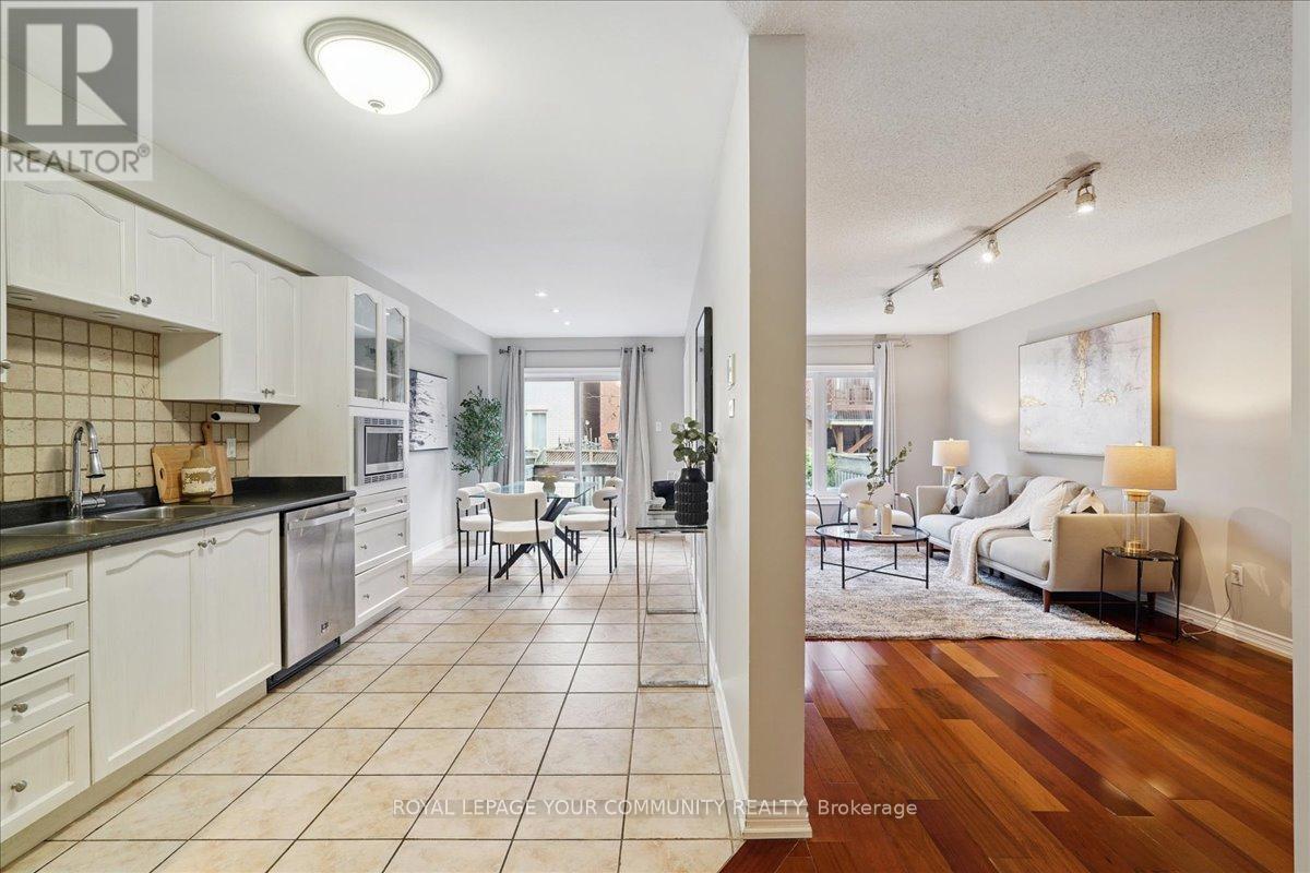 35 Timberview Drive, Vaughan (Patterson), Ontario  L4J 8M2 - Photo 6 - N12472675