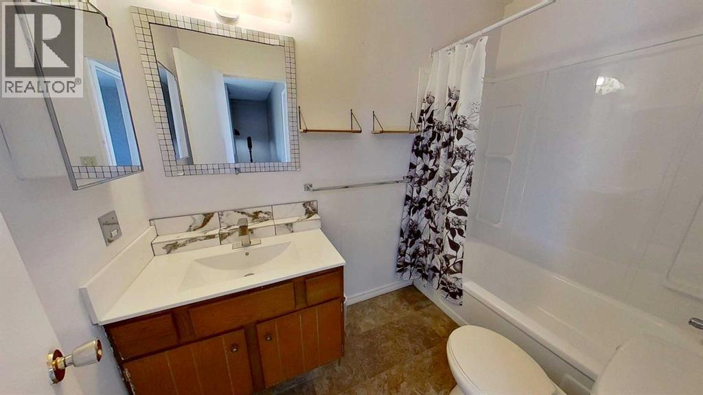 B, 5915 45 Avenue, Lacombe, Alberta  T4L 1T8 - Photo 8 - A2263638