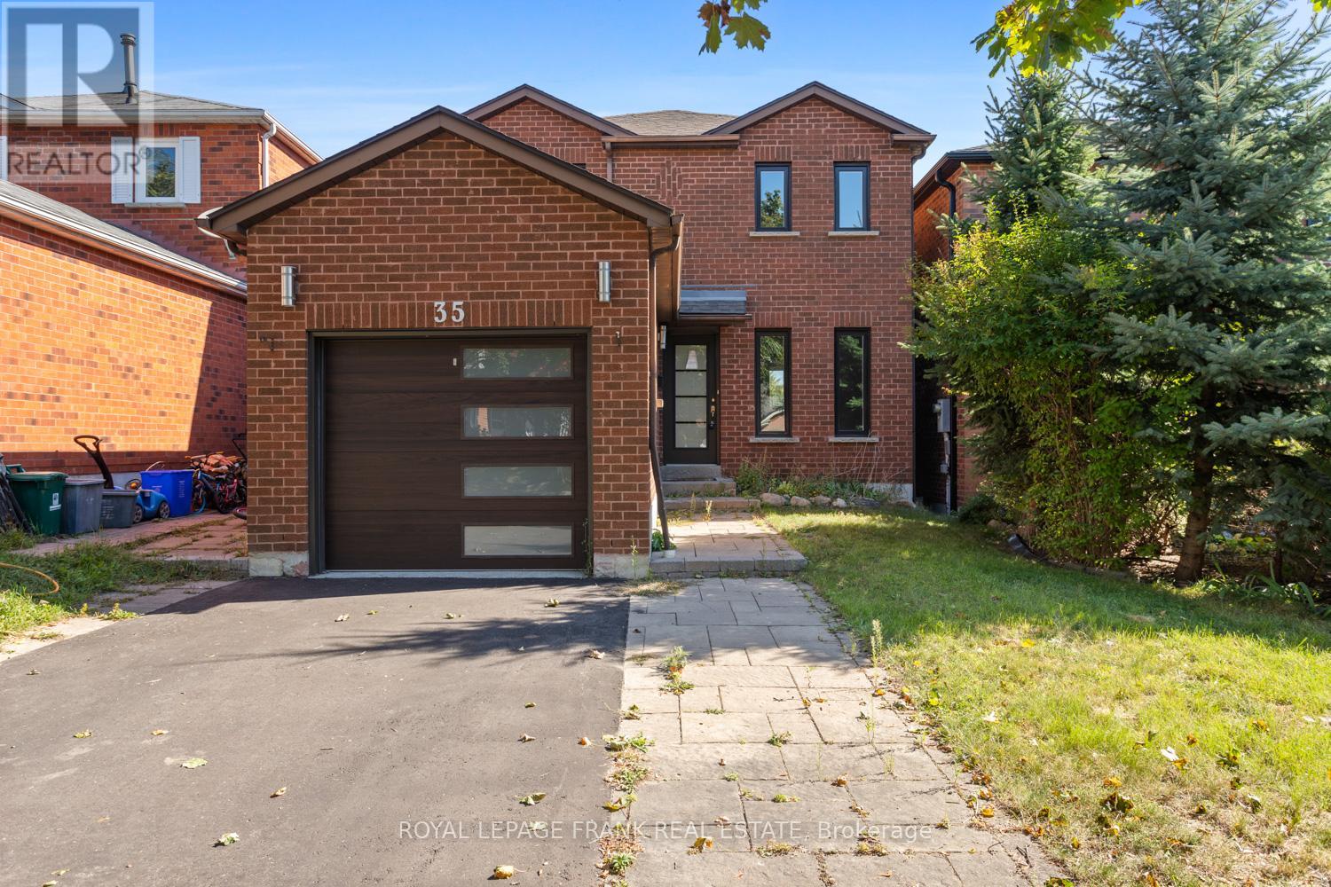 35 FERNBANK PLACE, Whitby, Ontario