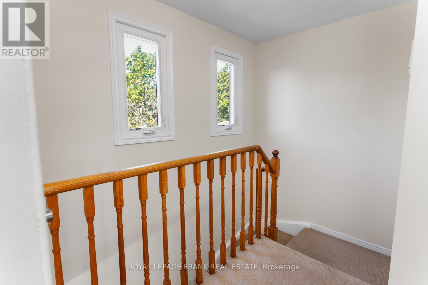 35 Fernbank Place, Whitby, Ontario  L1R 1T1 - Photo 13 - E12472703