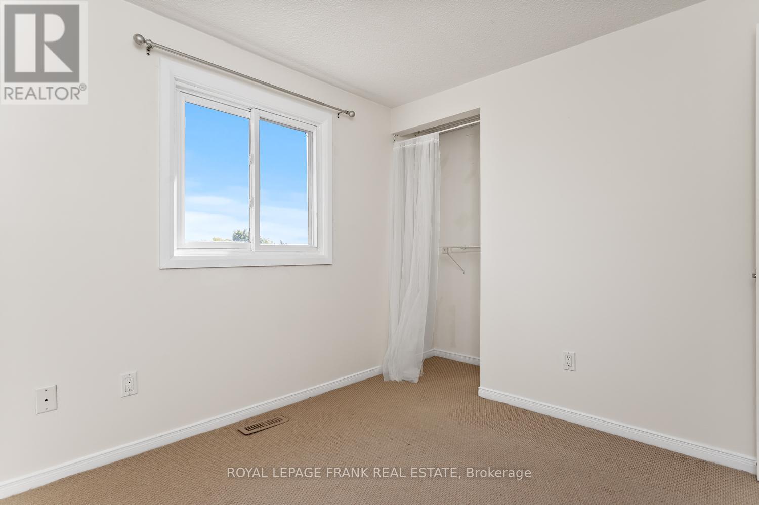 35 Fernbank Place, Whitby, Ontario  L1R 1T1 - Photo 19 - E12472703