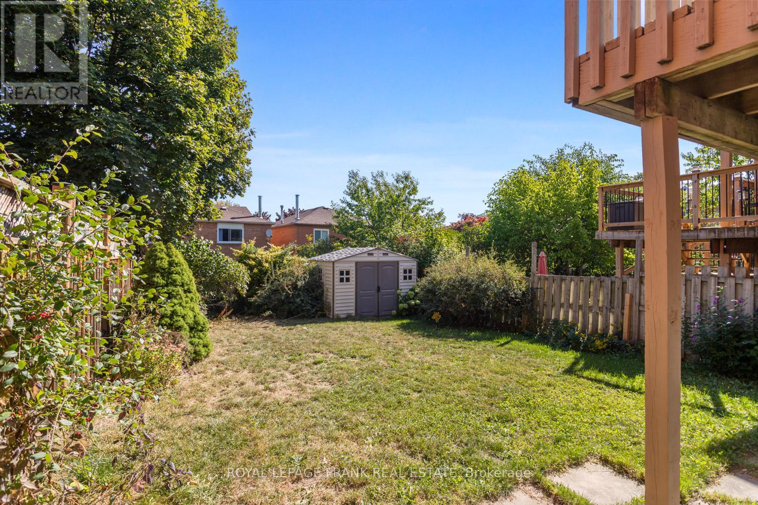 35 Fernbank Place, Whitby, Ontario  L1R 1T1 - Photo 31 - E12472703