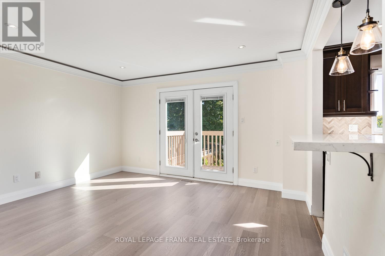 35 Fernbank Place, Whitby, Ontario  L1R 1T1 - Photo 8 - E12472703