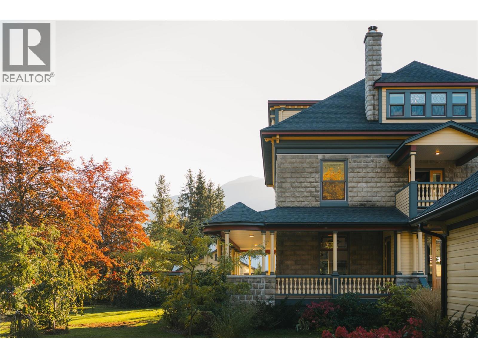 805 & 815 Mackenzie Avenue, Revelstoke, British Columbia