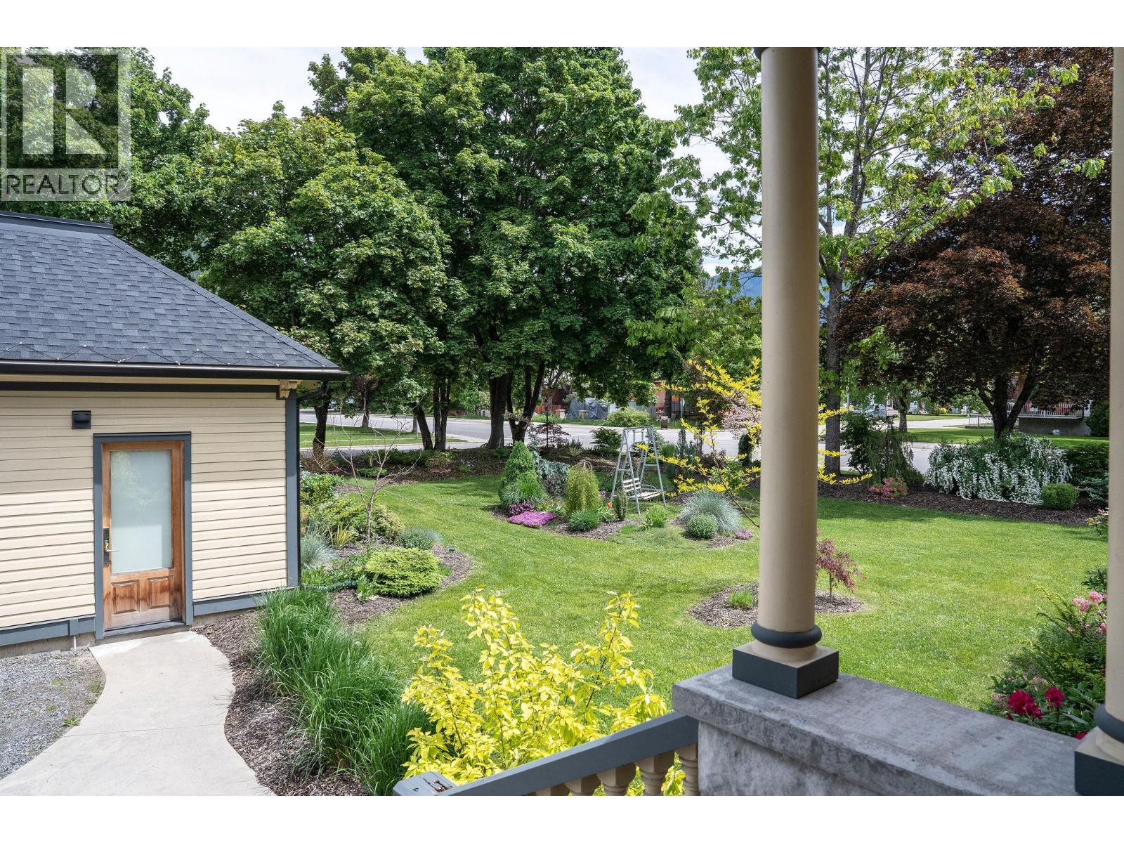 805 & 815 Mackenzie Avenue, Revelstoke, British Columbia  V0E 2S0 - Photo 49 - 10351017