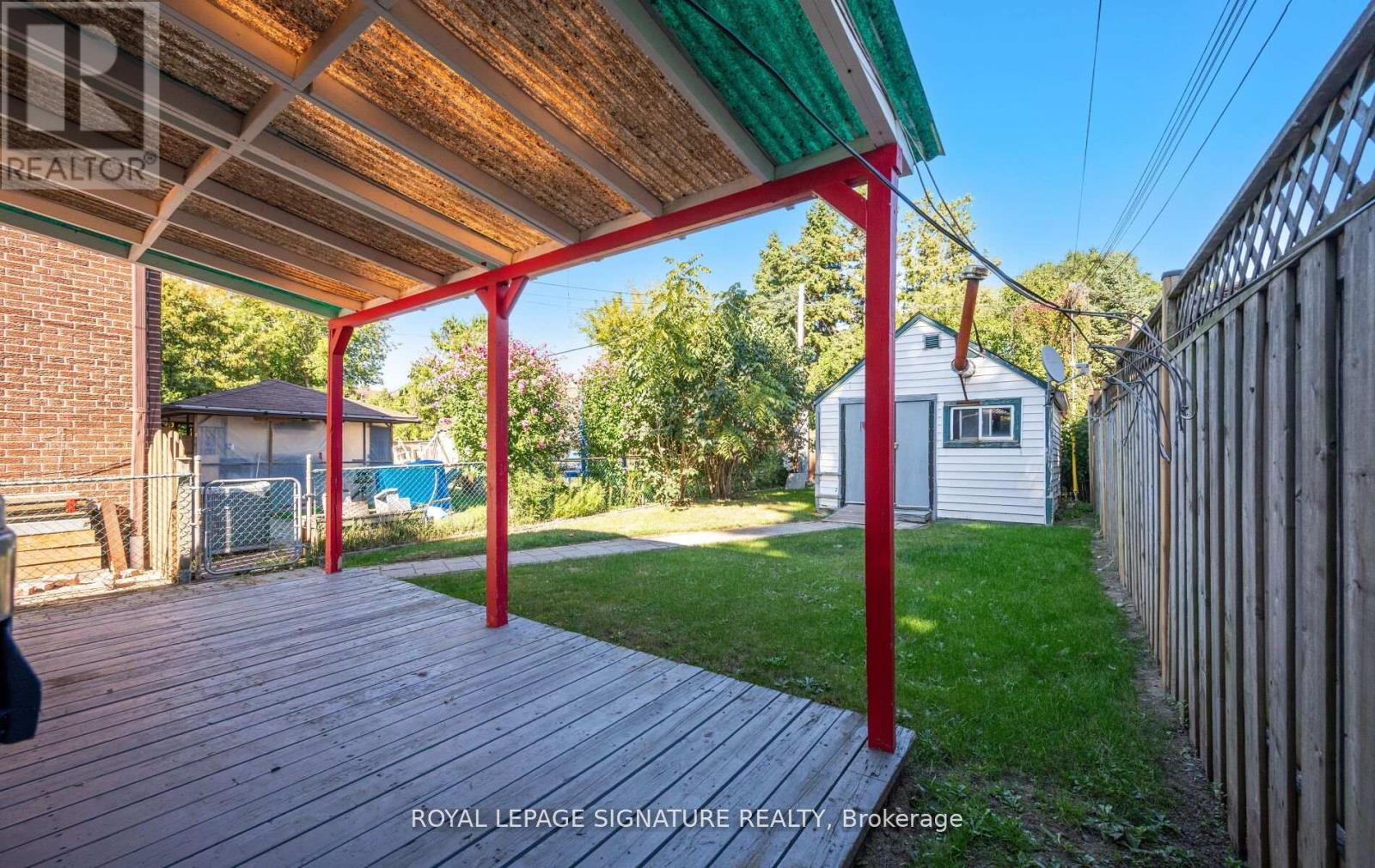61 Foch Avenue, Toronto, Ontario  M8W 3X5 - Photo 24 - W12472634