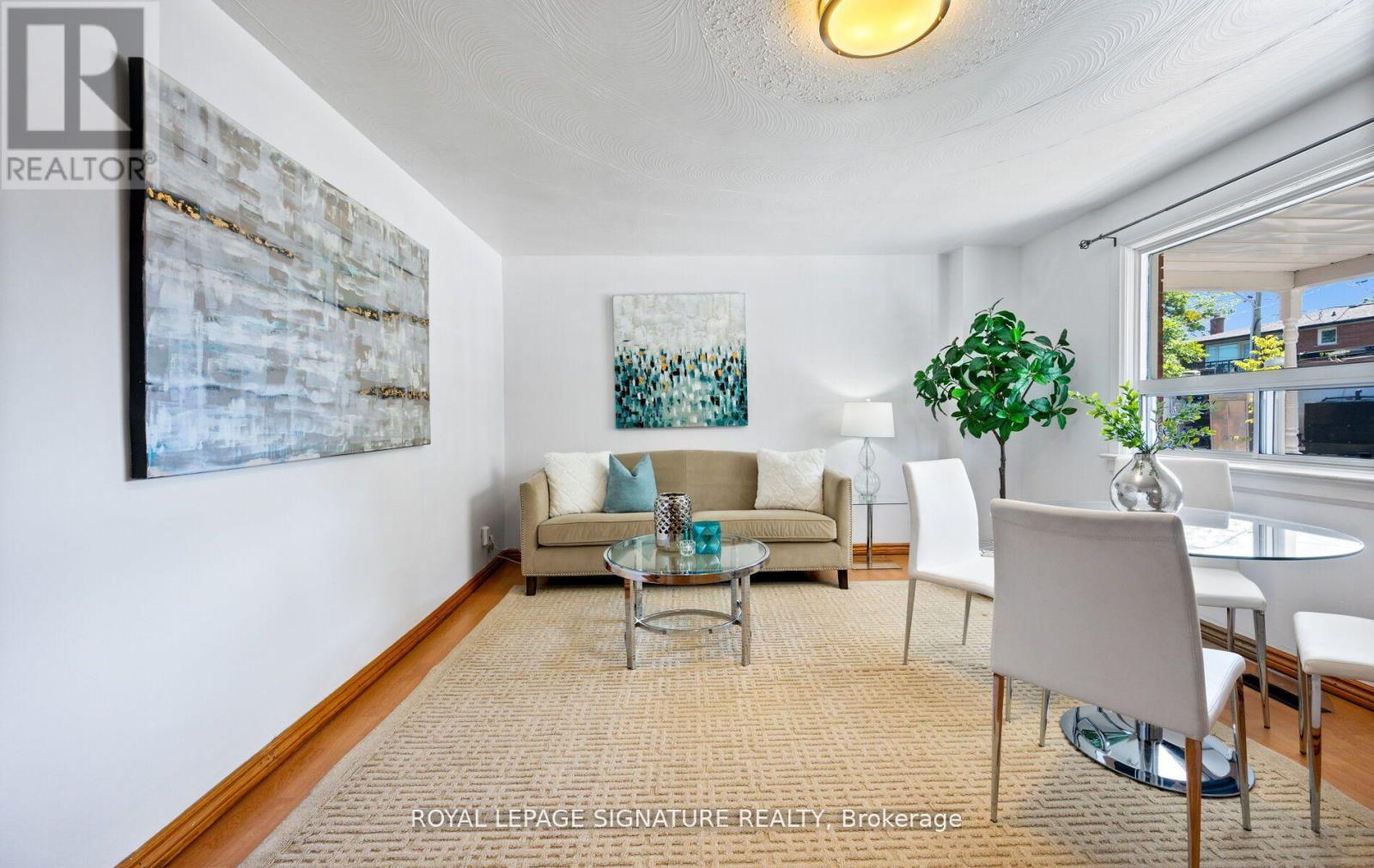 61 Foch Avenue, Toronto, Ontario  M8W 3X5 - Photo 6 - W12472634