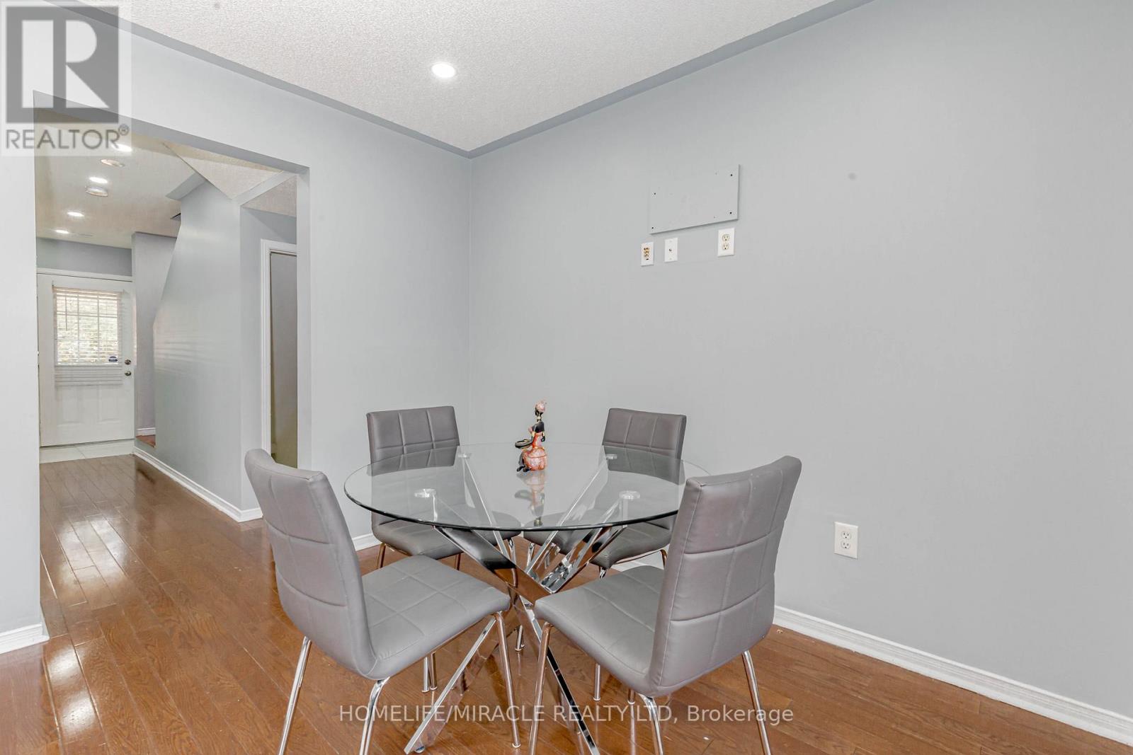 4 Vauxhall Crescent, Brampton, Ontario  L7A 3A3 - Photo 23 - W12472642
