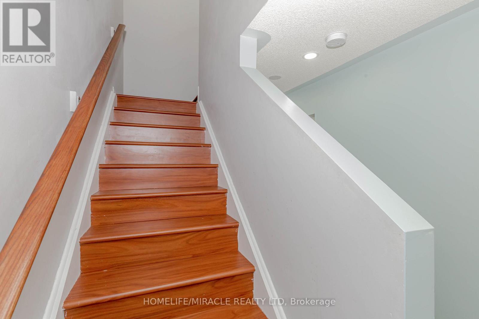 4 Vauxhall Crescent, Brampton, Ontario  L7A 3A3 - Photo 25 - W12472642