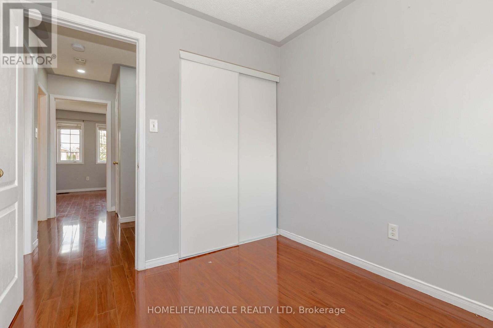 4 Vauxhall Crescent, Brampton, Ontario  L7A 3A3 - Photo 34 - W12472642