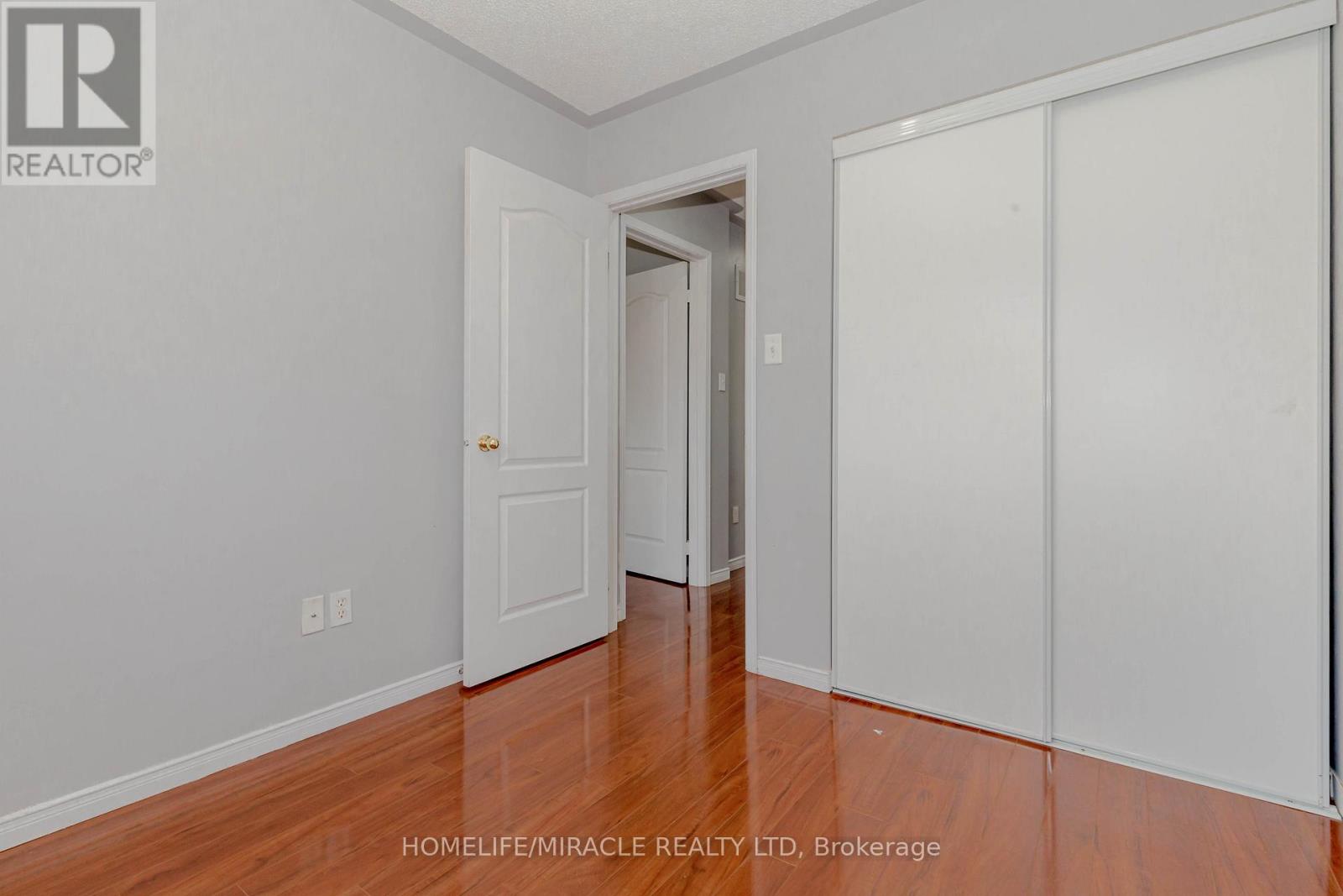 4 Vauxhall Crescent, Brampton, Ontario  L7A 3A3 - Photo 35 - W12472642