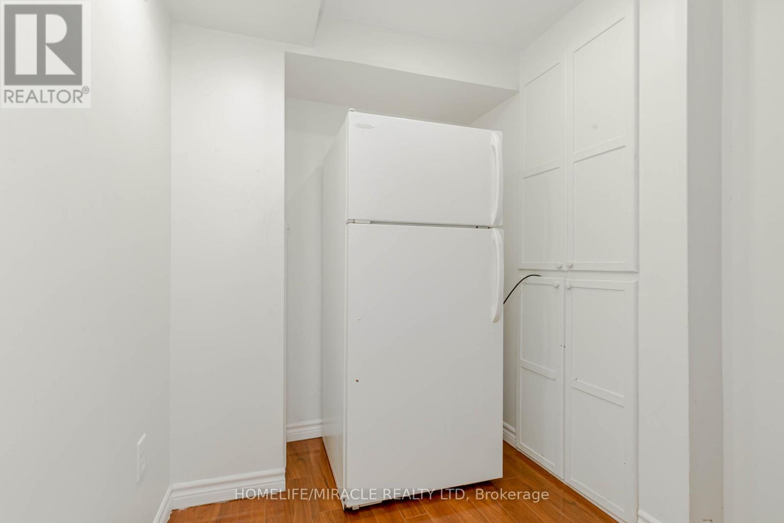 4 Vauxhall Crescent, Brampton, Ontario  L7A 3A3 - Photo 38 - W12472642