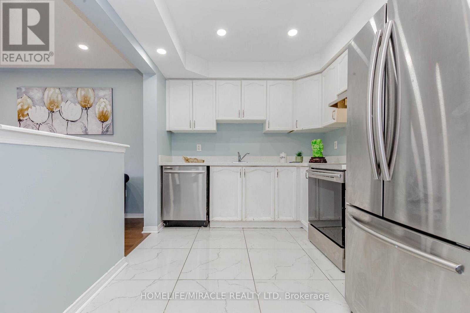 4 Vauxhall Crescent, Brampton, Ontario  L7A 3A3 - Photo 8 - W12472642