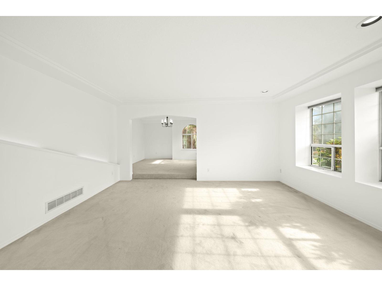 15145 75a Avenue, Surrey, British Columbia  V3S 8B4 - Photo 5 - R3060222