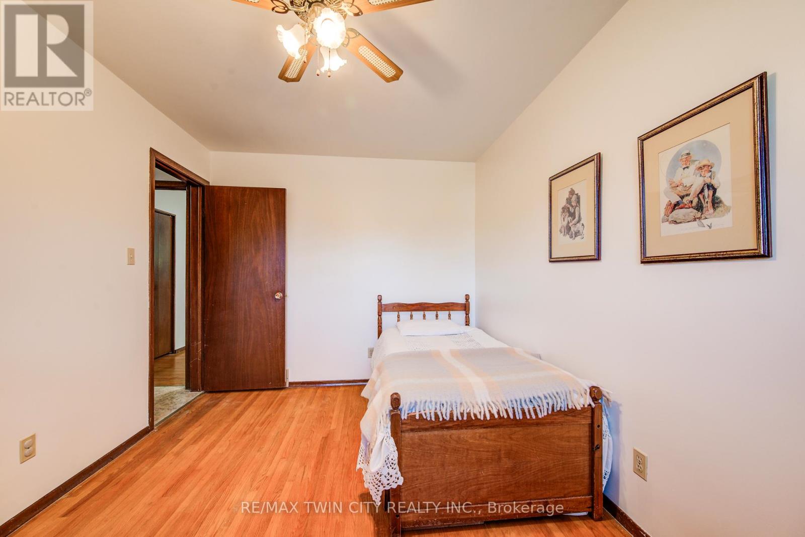 39 Kenwood Crescent, Guelph (Junction/onward Willow), Ontario  N1H 6E4 - Photo 13 - X12472631