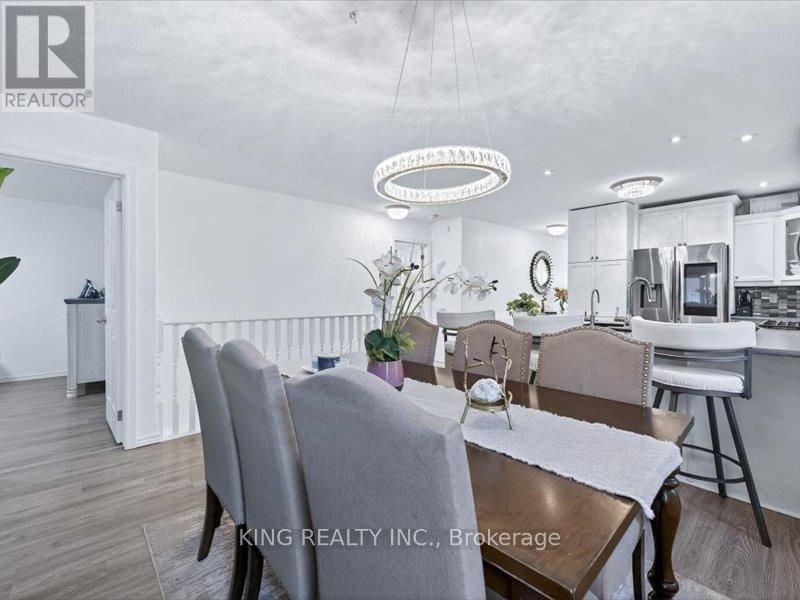565 Grey Street, Brantford, Ontario  N3S 0C3 - Photo 3 - X12472641