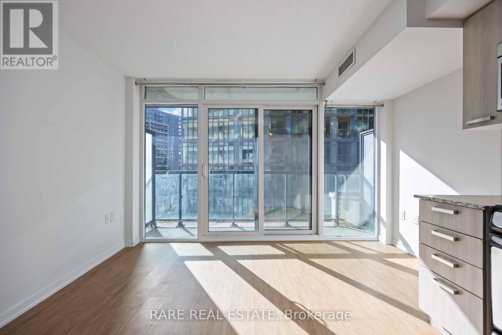519w - 36 Lisgar Street, Toronto, Ontario  M6J 0C7 - Photo 9 - C12472706