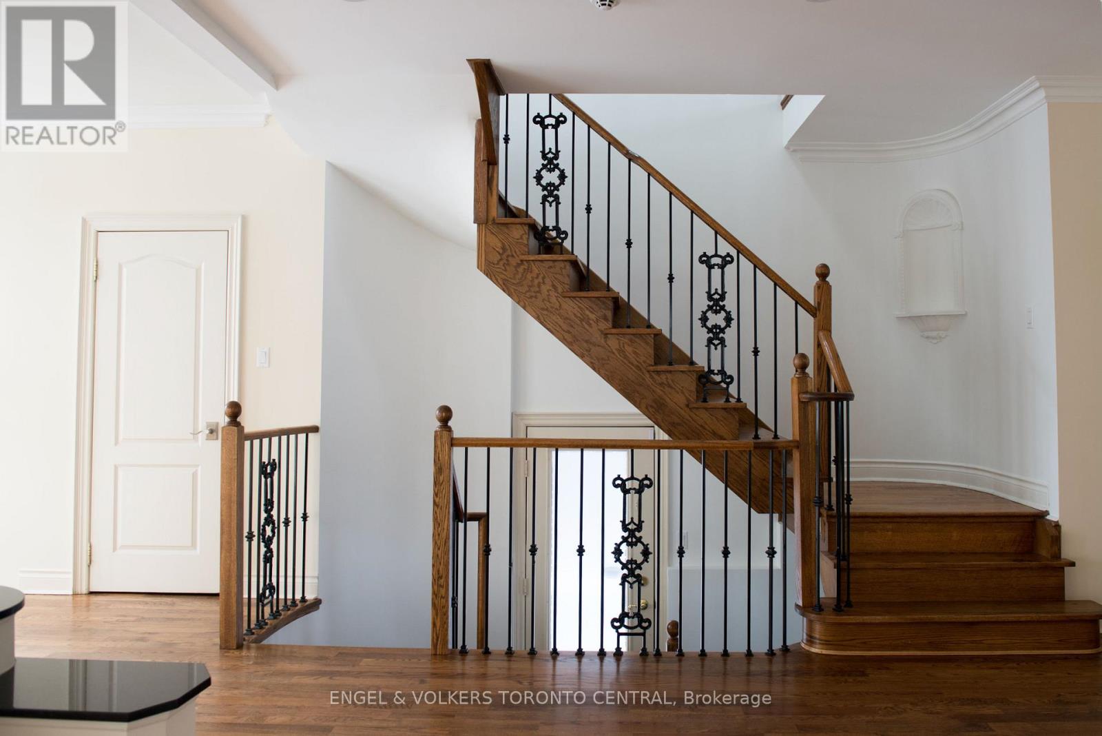 344 Glengarry Avenue, Toronto, Ontario  M5M 1E6 - Photo 14 - C12472709