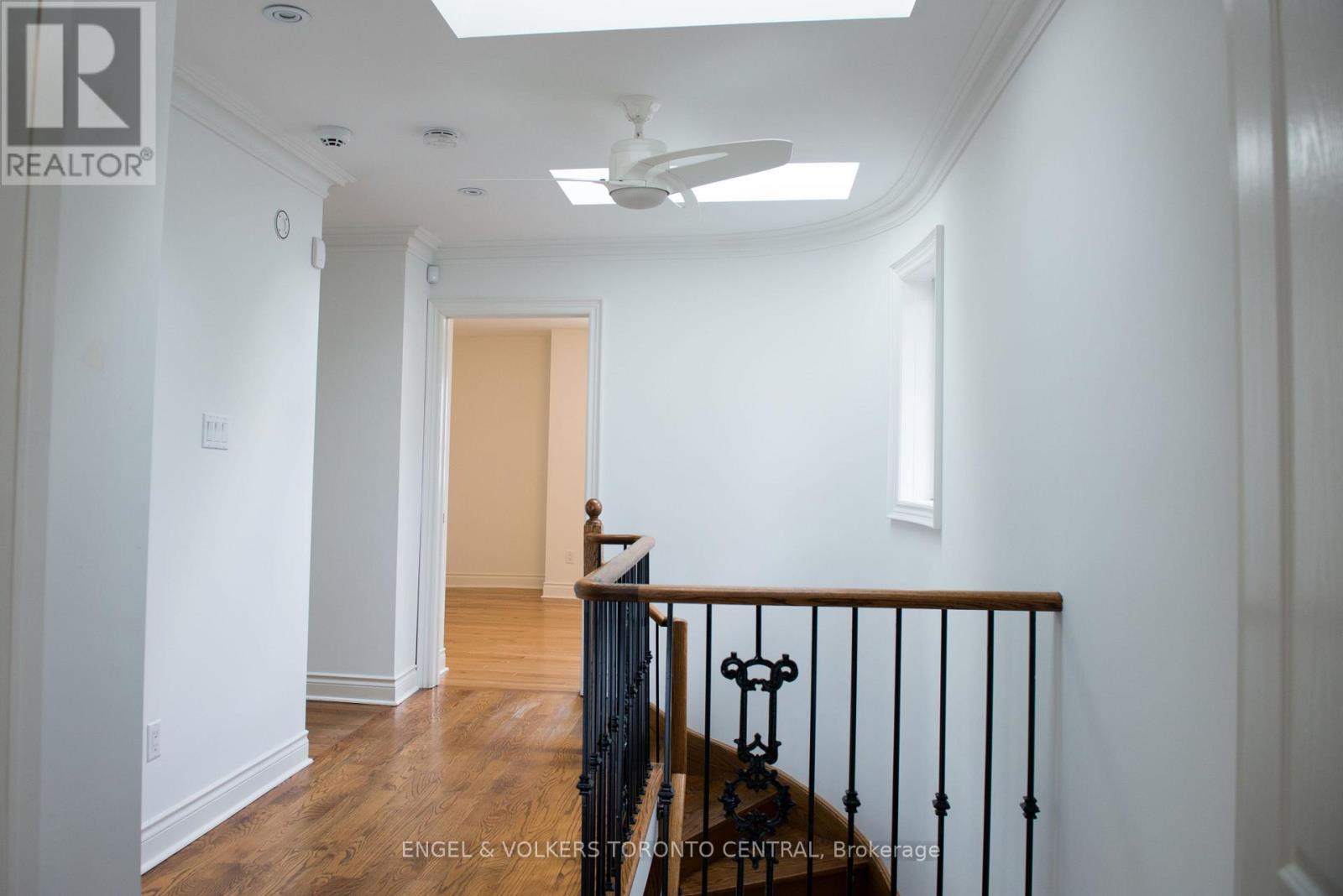 344 Glengarry Avenue, Toronto, Ontario  M5M 1E6 - Photo 15 - C12472709