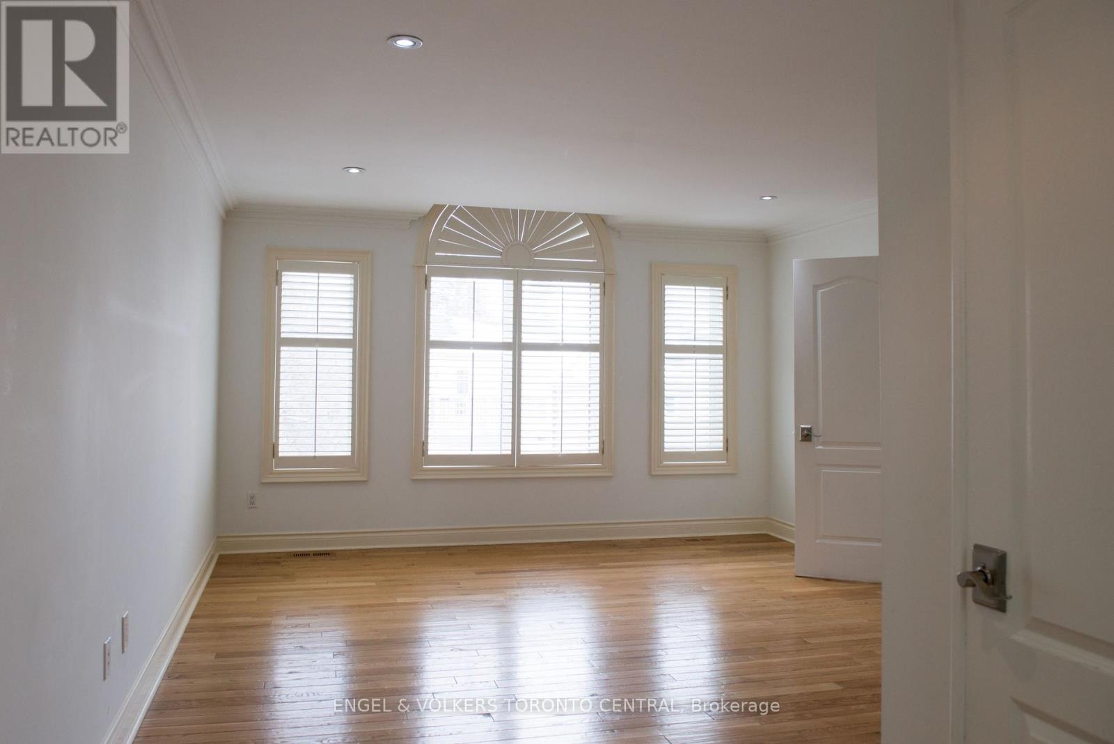 344 Glengarry Avenue, Toronto, Ontario  M5M 1E6 - Photo 17 - C12472709