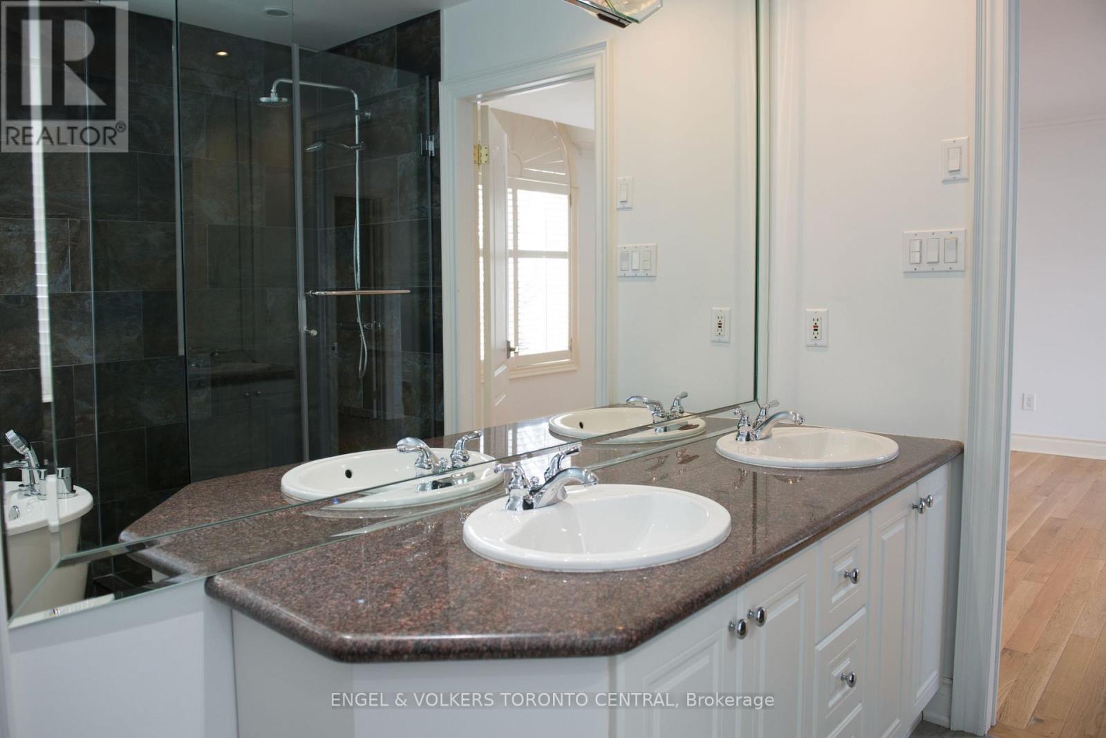 344 Glengarry Avenue, Toronto, Ontario  M5M 1E6 - Photo 20 - C12472709