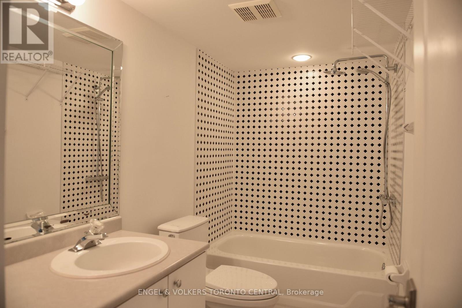 344 Glengarry Avenue, Toronto, Ontario  M5M 1E6 - Photo 32 - C12472709