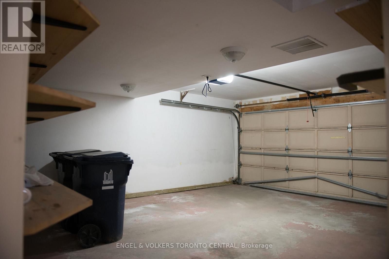 344 Glengarry Avenue, Toronto, Ontario  M5M 1E6 - Photo 34 - C12472709