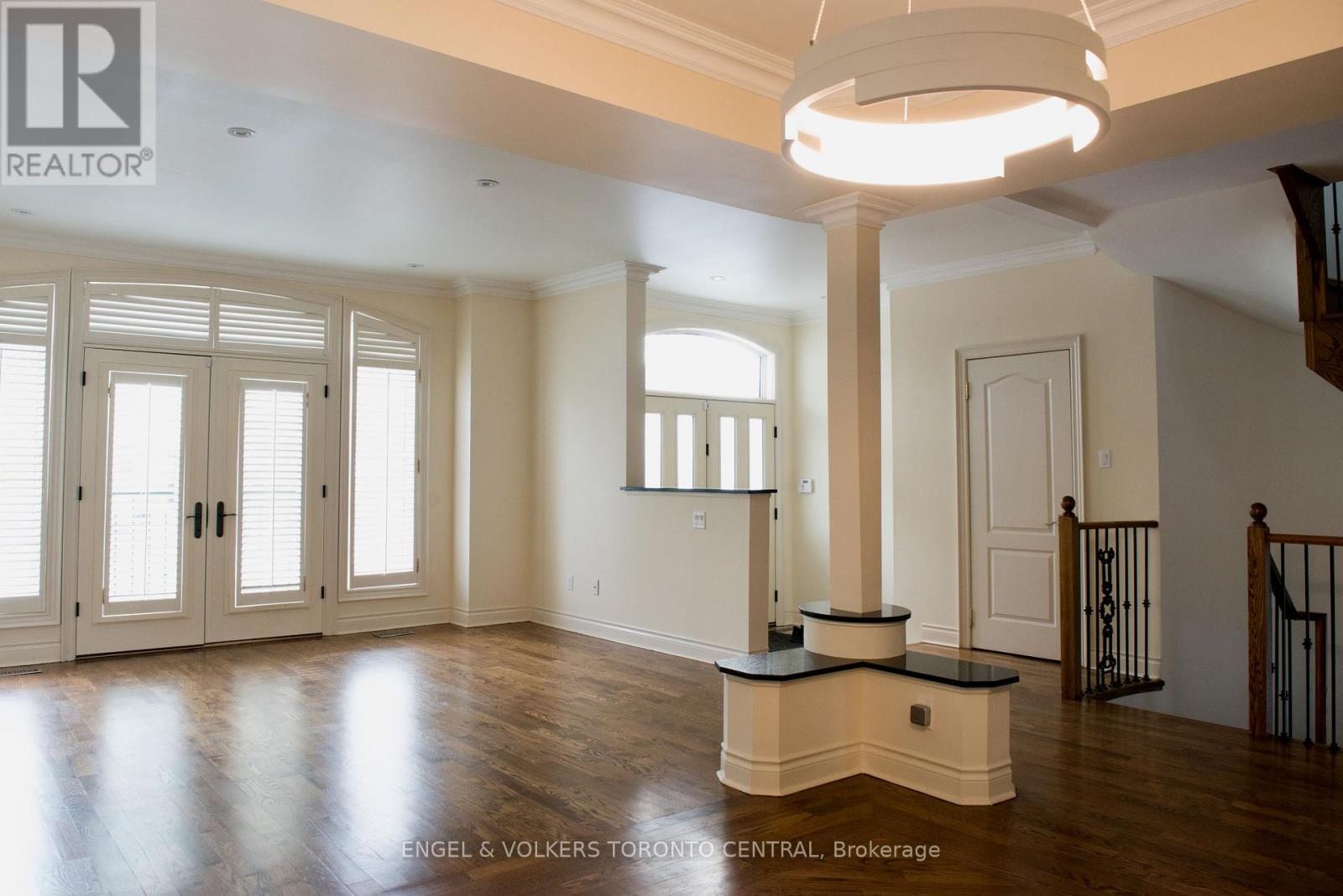 344 Glengarry Avenue, Toronto, Ontario  M5M 1E6 - Photo 5 - C12472709