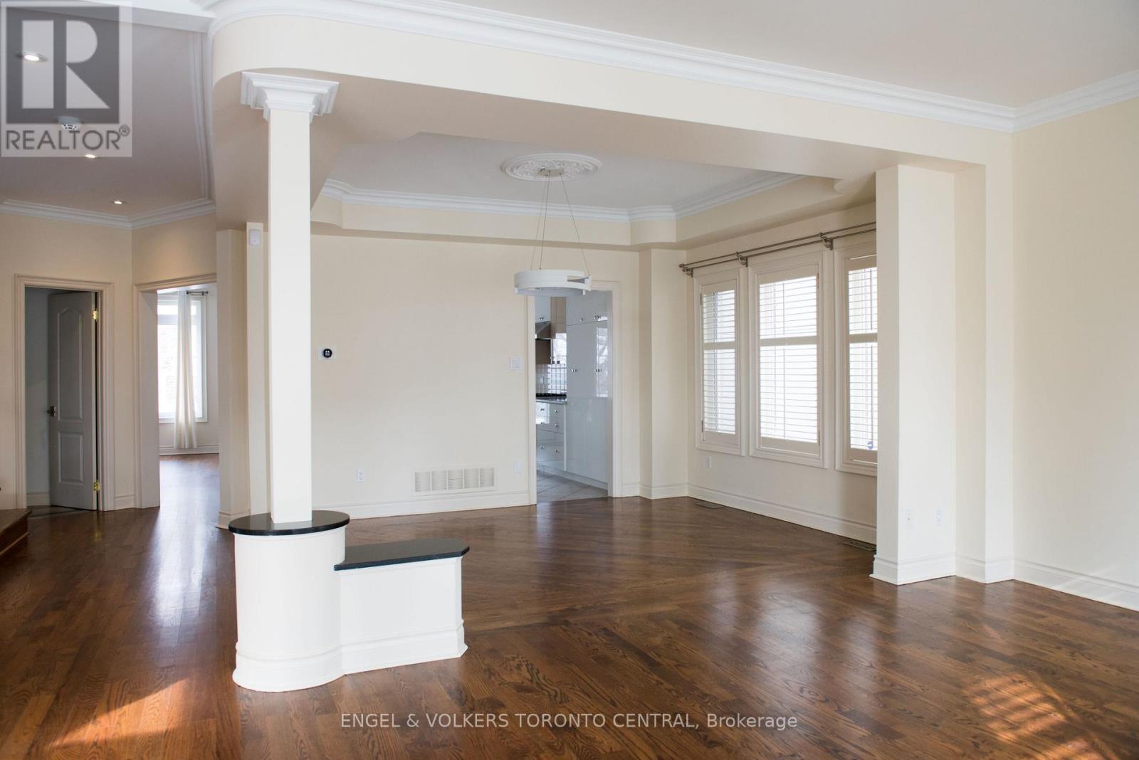 344 Glengarry Avenue, Toronto, Ontario  M5M 1E6 - Photo 7 - C12472709