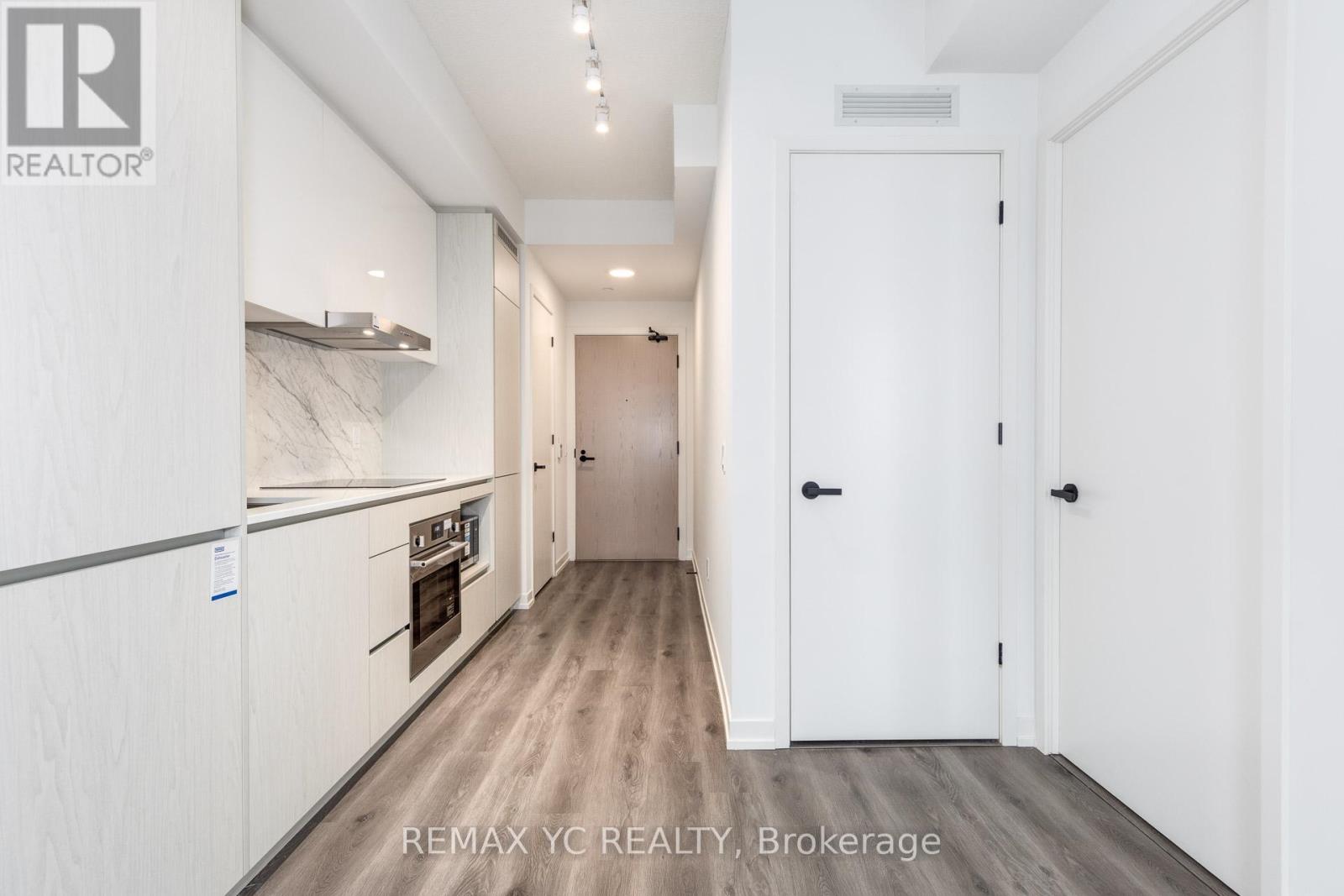 3915 - 28 Interchange Way, Vaughan, Ontario  L4K 0P8 - Photo 8 - N12472650