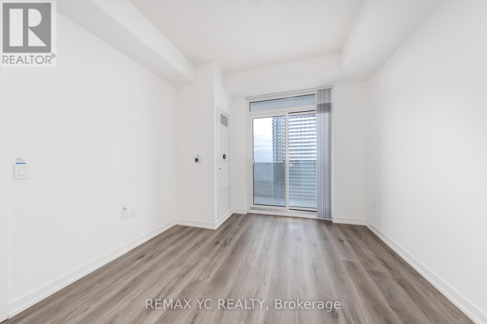 3915 - 28 Interchange Way, Vaughan, Ontario  L4K 0P8 - Photo 10 - N12472650