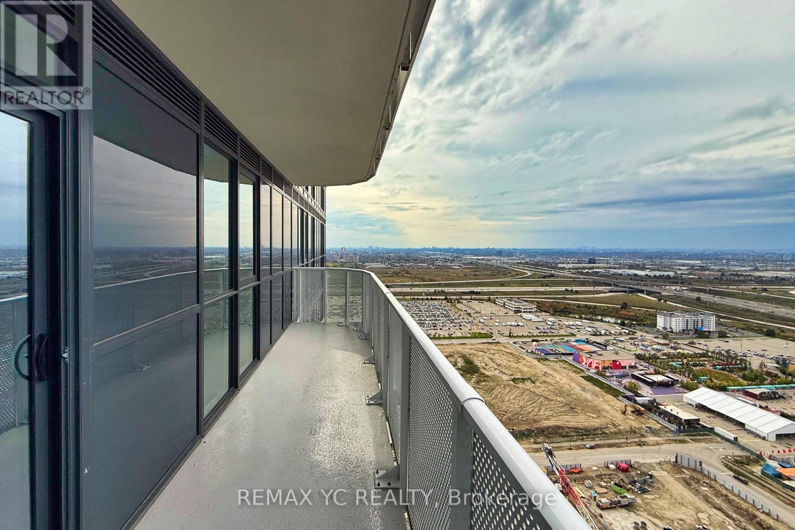 3915 - 28 Interchange Way, Vaughan, Ontario  L4K 0P8 - Photo 18 - N12472650