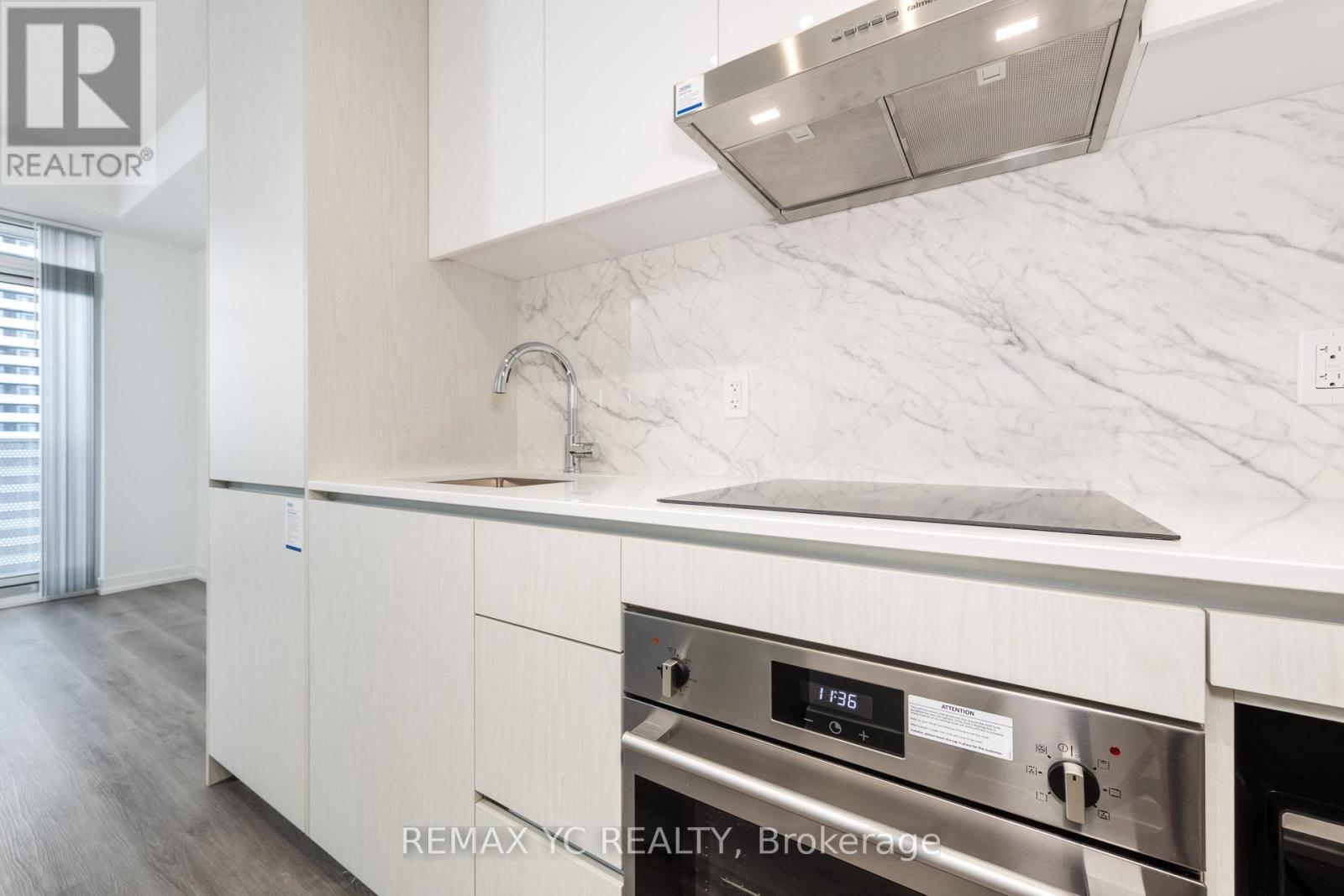 3915 - 28 Interchange Way, Vaughan, Ontario  L4K 0P8 - Photo 5 - N12472650