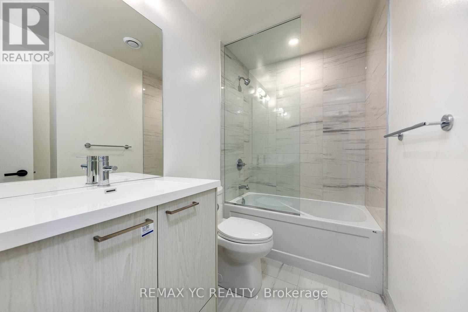 3915 - 28 Interchange Way, Vaughan, Ontario  L4K 0P8 - Photo 12 - N12472650