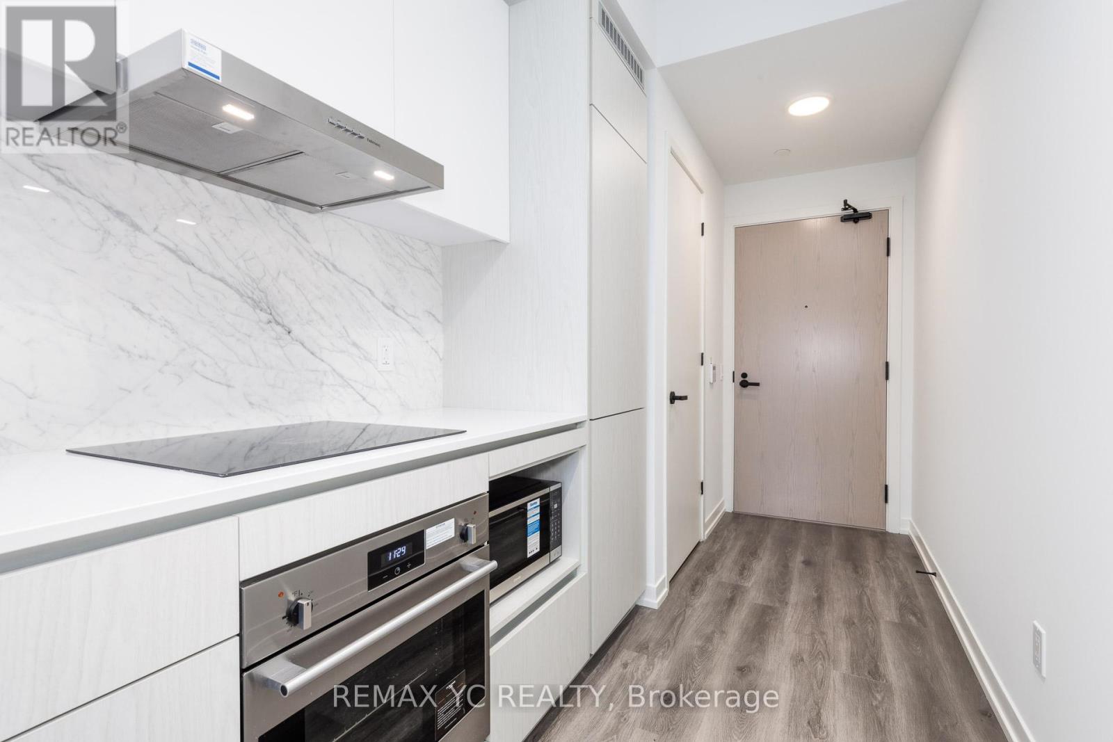 3915 - 28 Interchange Way, Vaughan, Ontario  L4K 0P8 - Photo 3 - N12472650